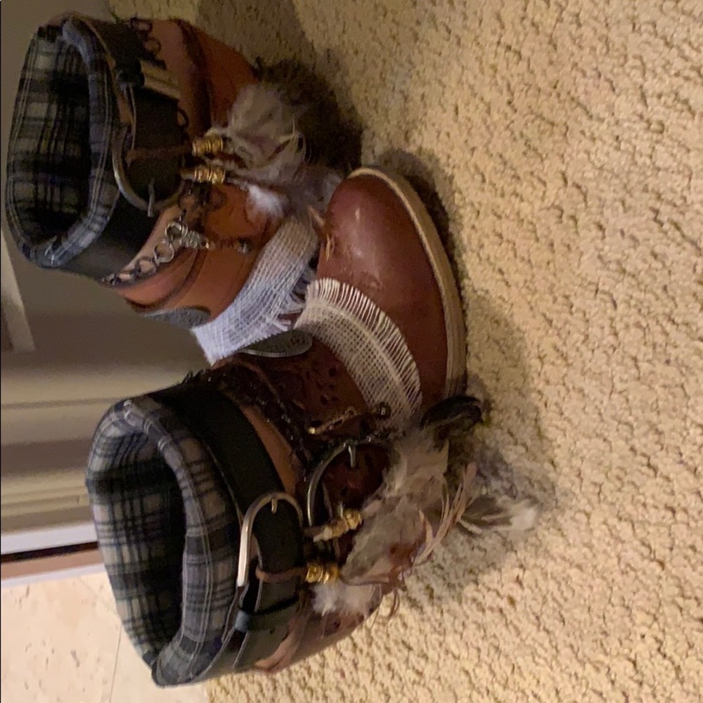 Beautiful boho cowgirl boots